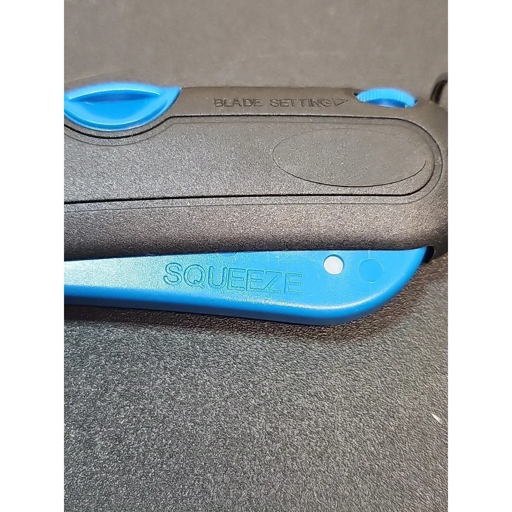 Garvey Safety Cutter with Holster – Auto-Retractable and Lightweight. Box Cutter